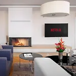R16 Residences 아파트호텔 5*