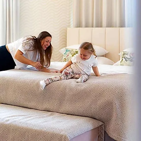 R16 Residences 아파트호텔