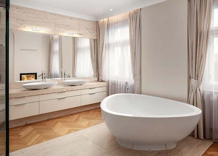 R16 Residences 5*