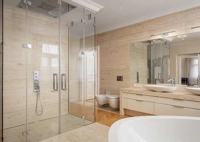 R16 Residences 5*