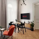 Lägenhetshotell R16 Residences 5*