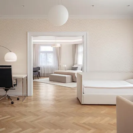 R16 Residences Aparthotel
