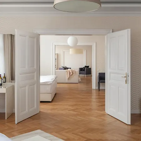 Aparthotel R16 Residences 5*