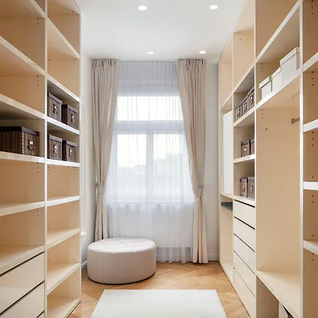 R16 Residences Апарт-отель